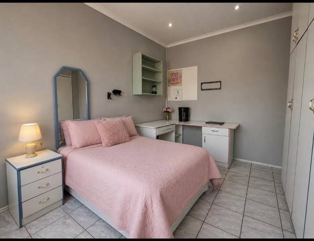 3 BEDROOM PROPERTY TO RENT IN MEREBANK